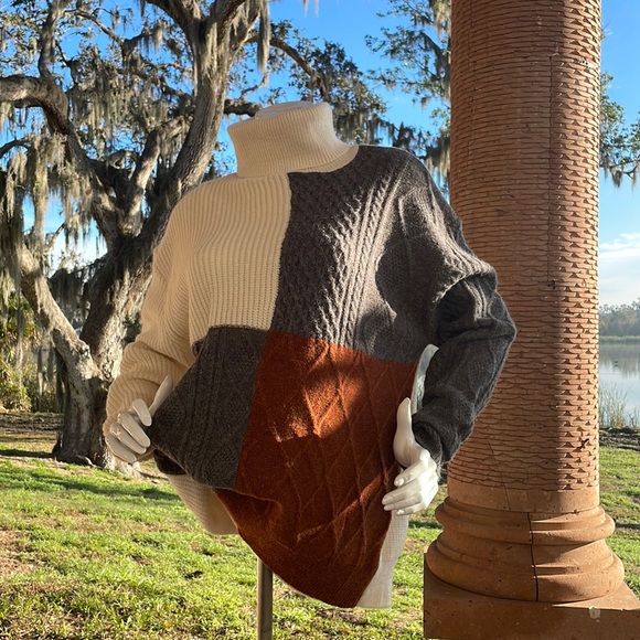 Vici Grayce Colorblock Turtleneck size M. - Picture 2 of 9